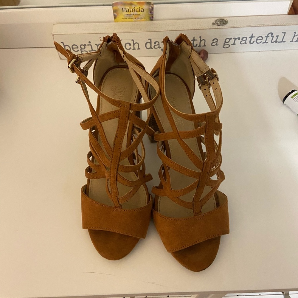 Tan heels